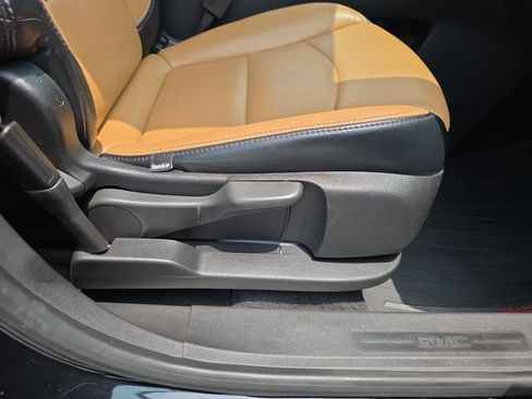 Used 2020 GMC Terrain SLE FWD image 33