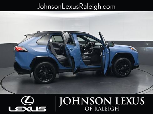 Used 2025 Toyota RAV4 XSE w/ Weather Package AWD/4WD image 33