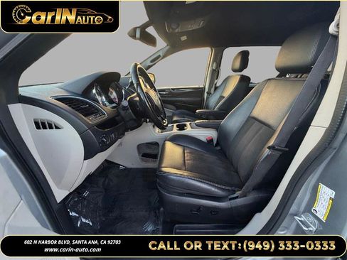 Used 2019 Dodge Grand Caravan SXT image 10
