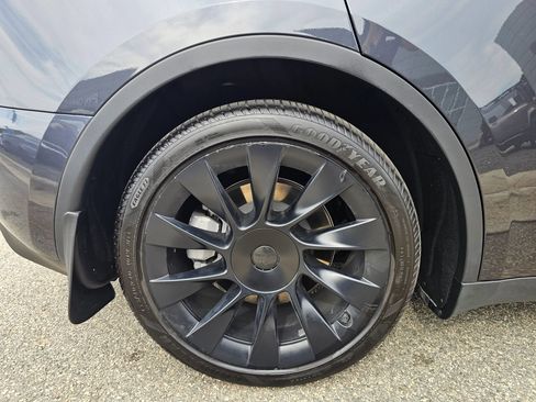 Used 2024 Tesla Model Y Long Range AWD/4WD image 30