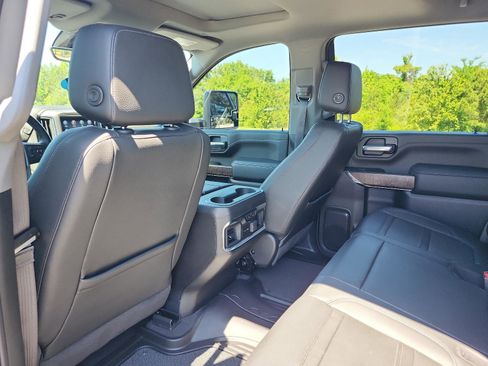 Certified 2023 GMC Sierra 2500 Denali w/ Denali Black Diamond Edition AWD/4WD image 16