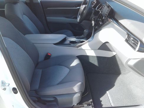 Used 2023 Toyota Camry LE image 10