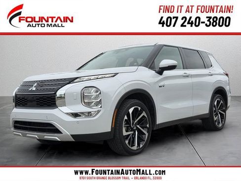Used 2025 Mitsubishi Outlander SE AWD/4WD image 1