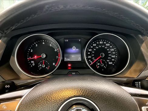 Used 2019 Volkswagen Tiguan SE w/ Panoramic Sunroof Package FWD image 25