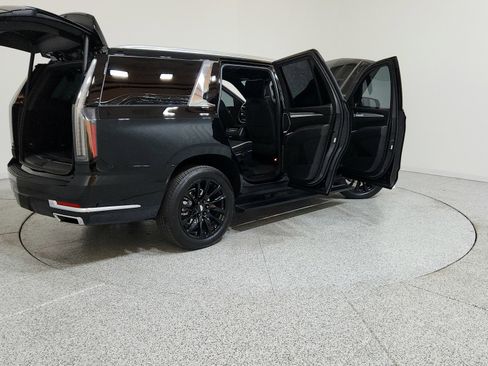 Used 2025 Cadillac Escalade Premium Luxury w/ Touring Package image 7
