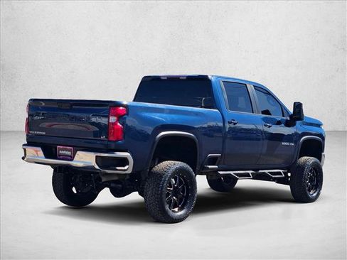 Used 2023 Chevrolet Silverado 2500 LT w/ Convenience Package AWD/4WD image 5