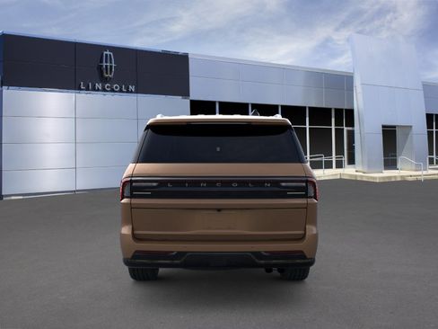 New 2026 Lincoln Navigator L Black Label AWD/4WD image 5