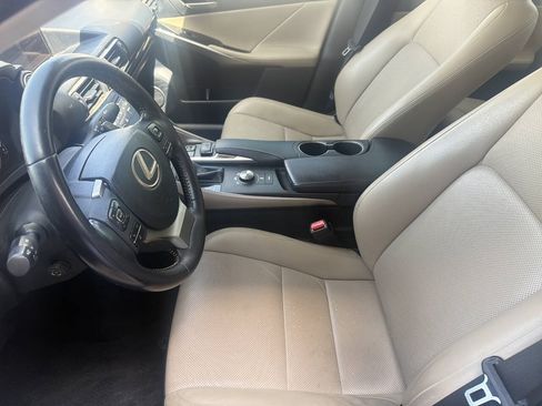 Used 2018 Lexus IS 300 AWD w/ Comfort Package image 16