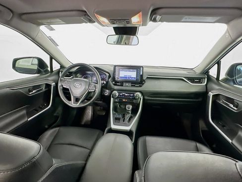 Used 2019 Toyota RAV4 XLE Premium FWD image 22