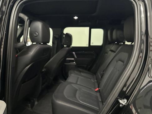 Used 2022 Land Rover Defender 110 X-Dynamic SE AWD/4WD image 49