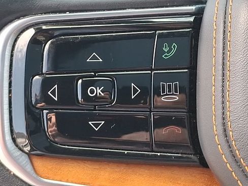 Used 2023 Jeep Grand Wagoneer Series III AWD/4WD image 22