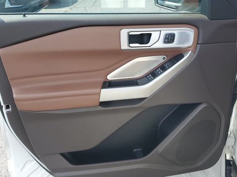 Certified 2023 Ford Explorer King Ranch w/ Technology Package AWD/4WD image 6
