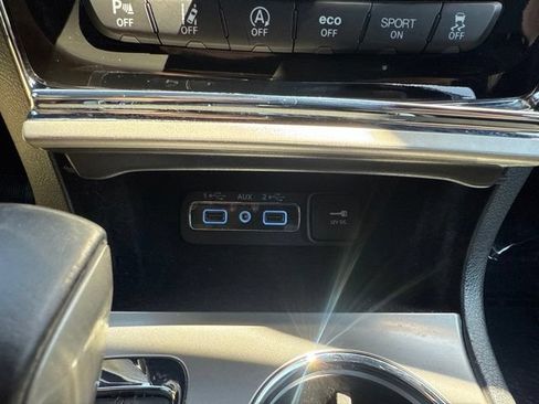 Used 2022 Jeep Grand Cherokee Laredo E RWD image 19