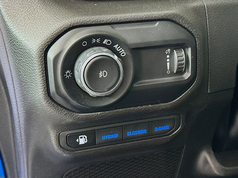 Used 2023 Jeep Wrangler Unlimited AWD/4WD image 16