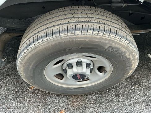 Used 2023 GMC Savana 2500 Extended w/ Driver Convenience Package image 10