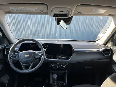 Used 2025 Chevrolet TrailBlazer LT image 31