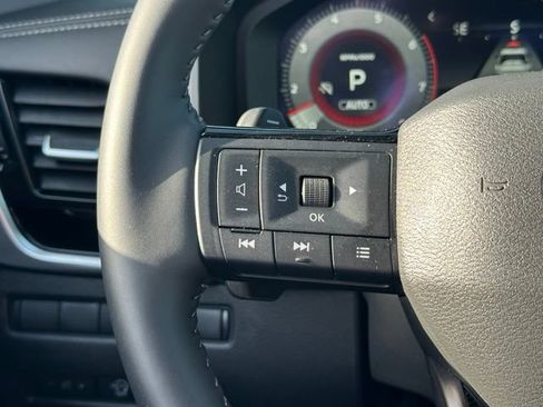 Used 2026 Nissan Rogue SL AWD/4WD image 38