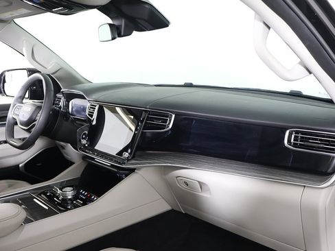 Used 2022 Jeep Wagoneer Series III w/ Premium Group I image 34