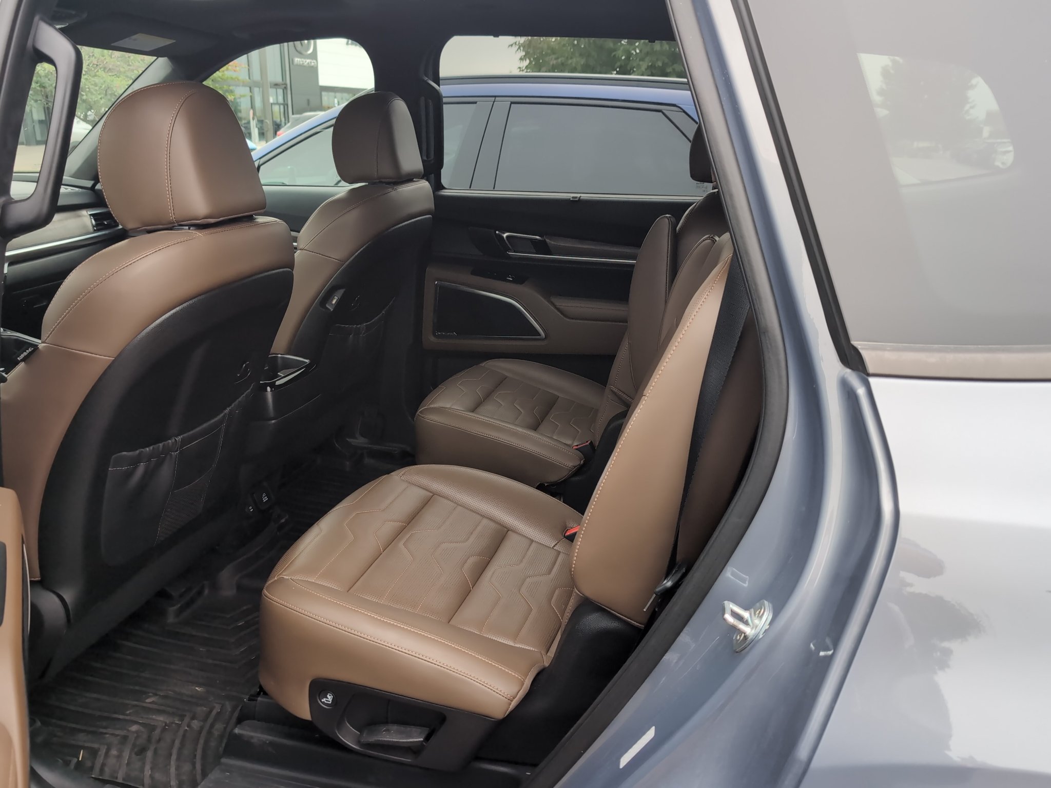 Used 2021 Kia Telluride SX w/ SX Prestige Package AWD/4WD image 8