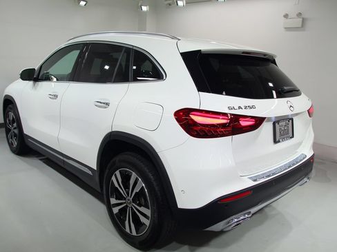 Certified 2024 Mercedes-Benz GLA 250 4MATIC image 17