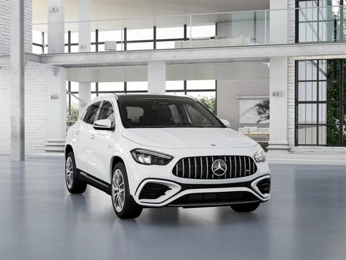 Used 2025 Mercedes-Benz GLA 35 AMG 4MATIC image 9