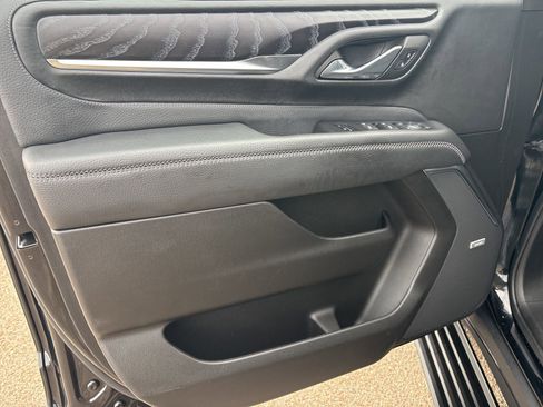 Used 2023 GMC Yukon XL Denali w/ Denali Reserve Package image 10