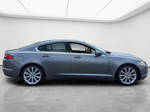 Used 2010 Jaguar XF Premium RWD image 9