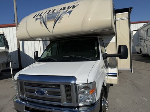 Used 2017 Ford E-450 and Econoline 450 Super Duty w/ Motorhome Prep Package RWD image 4