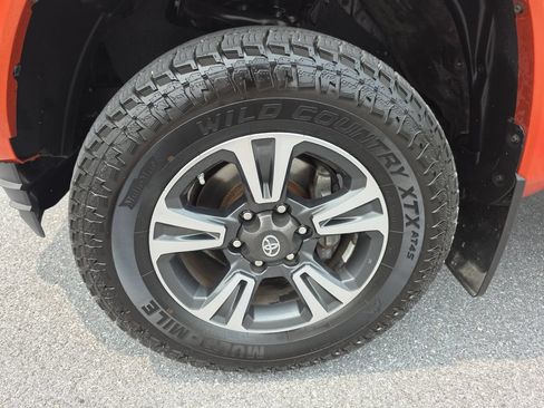 Used 2017 Toyota Tacoma TRD Sport w/ Tow Package (A/T) AWD/4WD image 32