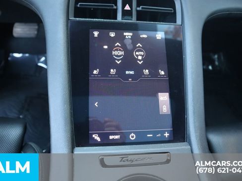 Used 2021 Porsche Taycan image 31