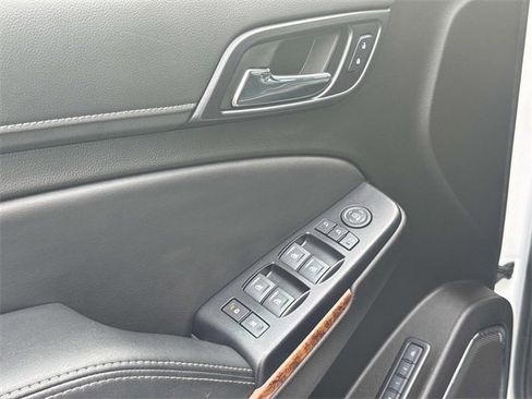 Used 2019 Chevrolet Suburban Premier image 33