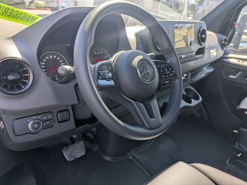 Used 2023 Mercedes-Benz Sprinter 3500 image 5