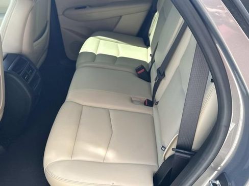 Used 2019 Cadillac XT5 FWD image 13