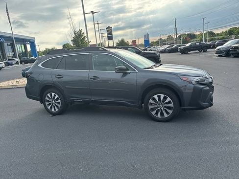 Used 2023 Subaru Outback Limited AWD/4WD image 4