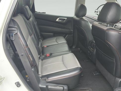 Used 2020 Nissan Pathfinder SL image 31