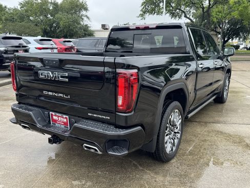 Used 2025 GMC Sierra 1500 Denali Ultimate AWD/4WD image 8