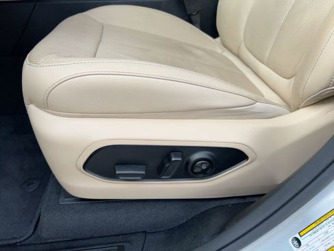 Used 2021 Jeep Grand Cherokee L Limited w/ Luxury Tech Group II image 14