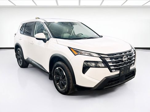 Used 2024 Nissan Rogue SV FWD image 3