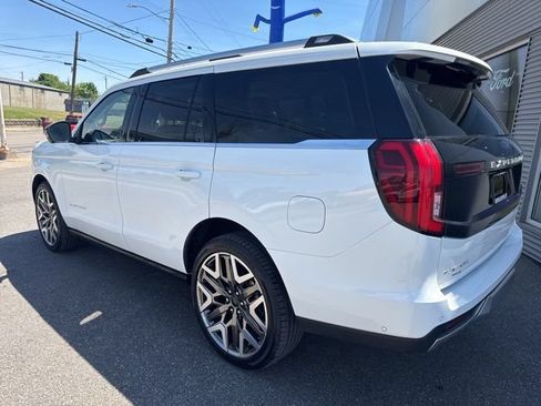 Certified 2025 Ford Expedition Platinum w/ Platinum Ultimate Package AWD/4WD image 8