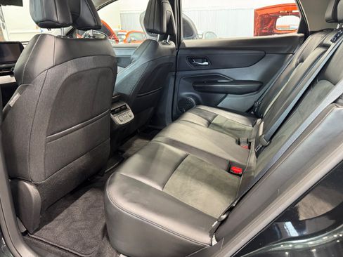 Used 2024 Nissan Ariya AWD image 14