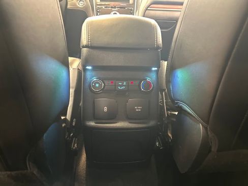 Used 2018 Ford Explorer Platinum AWD/4WD image 28