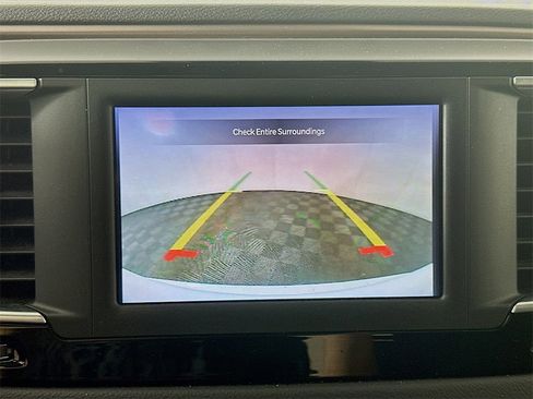 Used 2023 Chrysler Voyager LX image 20