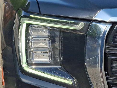 Used 2021 GMC Yukon SLE AWD/4WD image 10