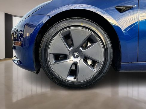 Used 2023 Tesla Model 3 Standard Range image 32