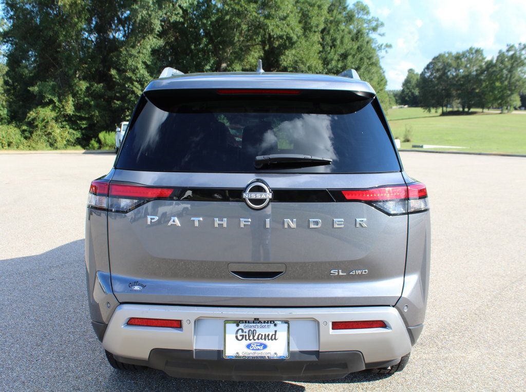 Used 2025 Nissan Pathfinder SL AWD/4WD image 9