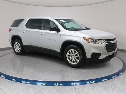 Used 2020 Chevrolet Traverse LS image 5