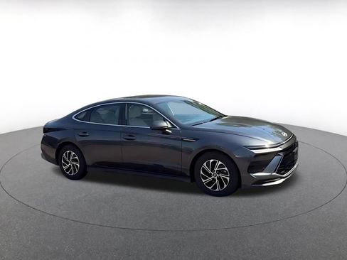 Used 2026 Hyundai Sonata Blue FWD image 2