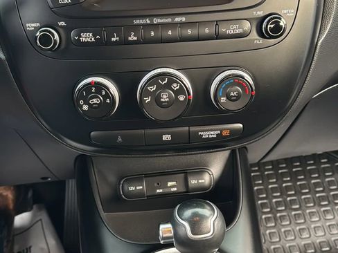 Used 2016 Kia Soul image 16