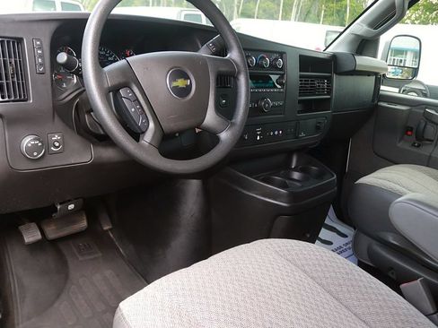 Used 2025 Chevrolet Express 3500 LT w/ LT Preferred Equipment Group RWD image 14