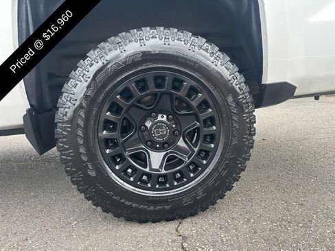 Used 2016 Chevrolet Silverado 1500 W/T w/ Trailering Package AWD/4WD image 3